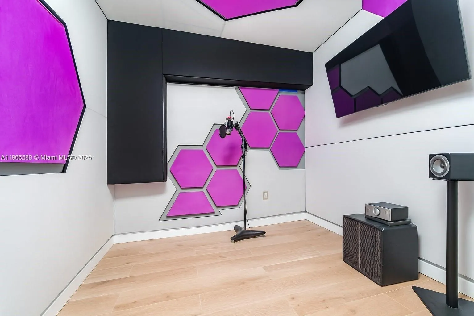 7025 NW 7th Ave, ##MAIN