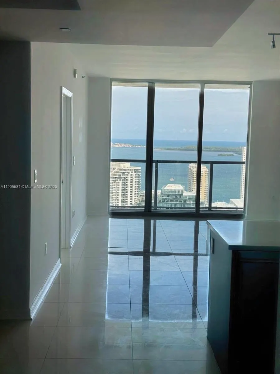 500 Brickell Ave, #3400