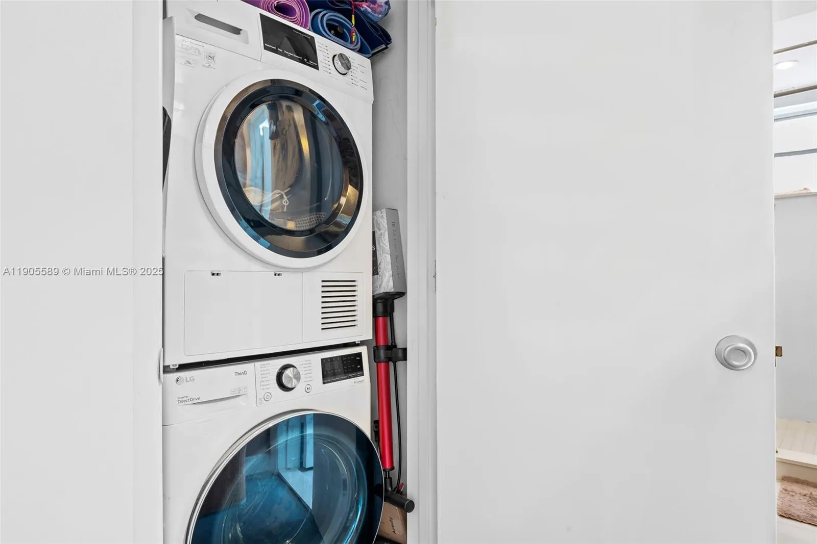 823 Jefferson Ave, #6