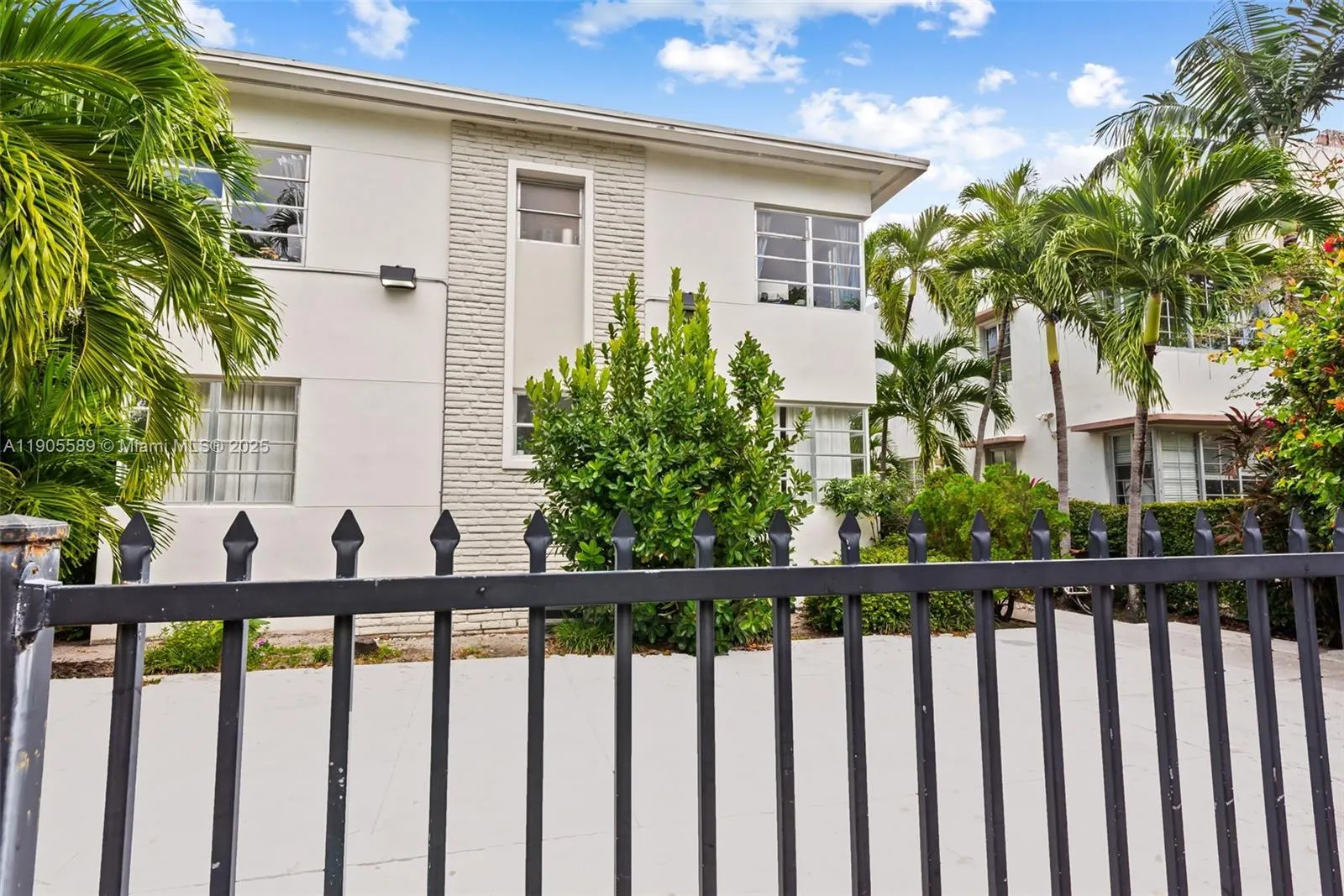 823 Jefferson Ave, #6