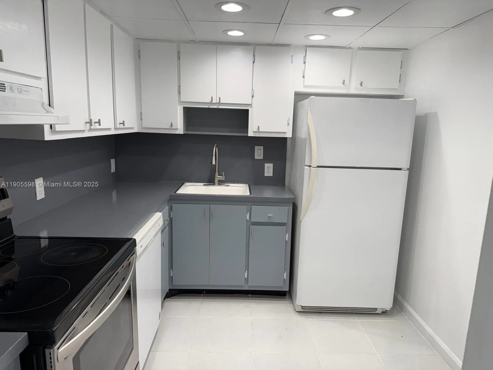 100 Bayview Dr, #412