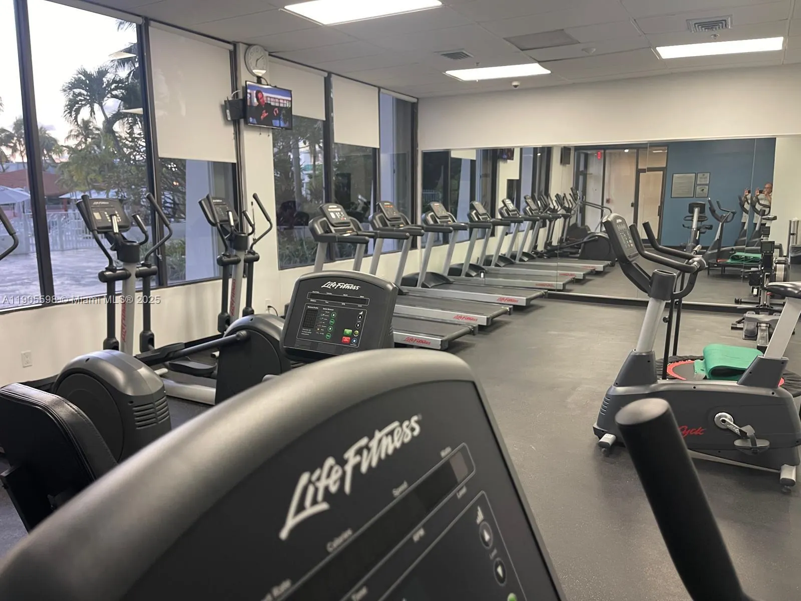 100 Bayview Dr, #412