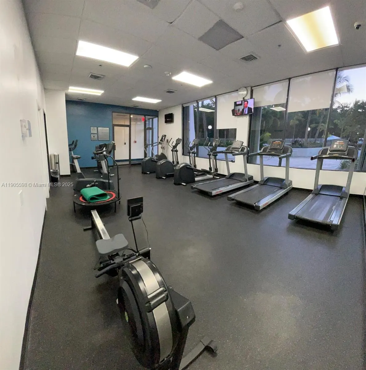 100 Bayview Dr, #412