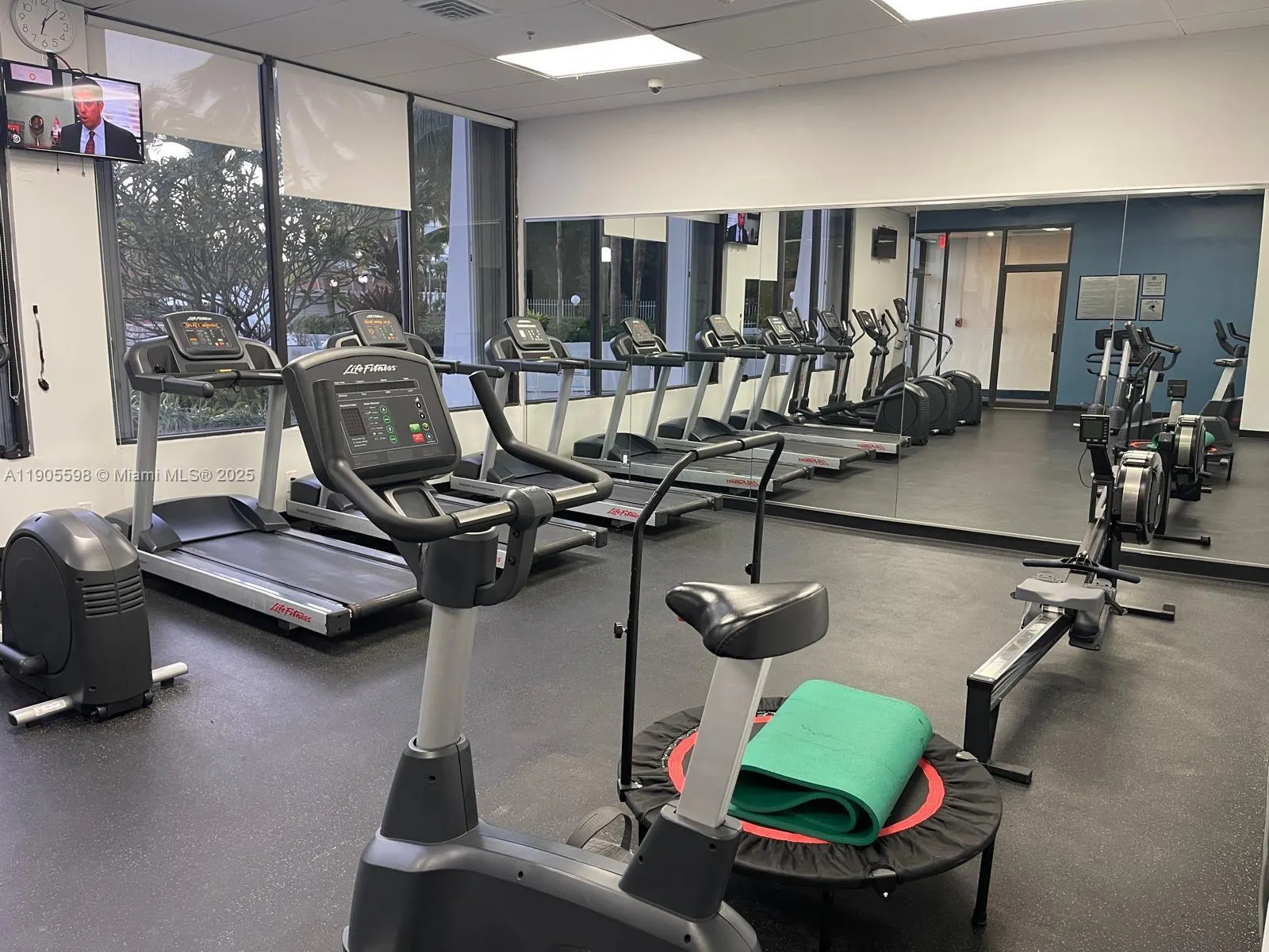 100 Bayview Dr, #412