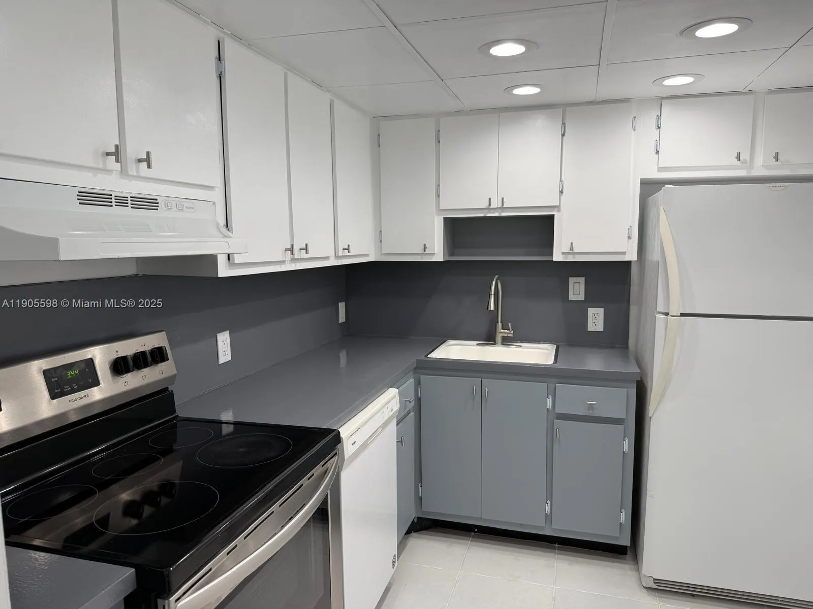 100 Bayview Dr, #412