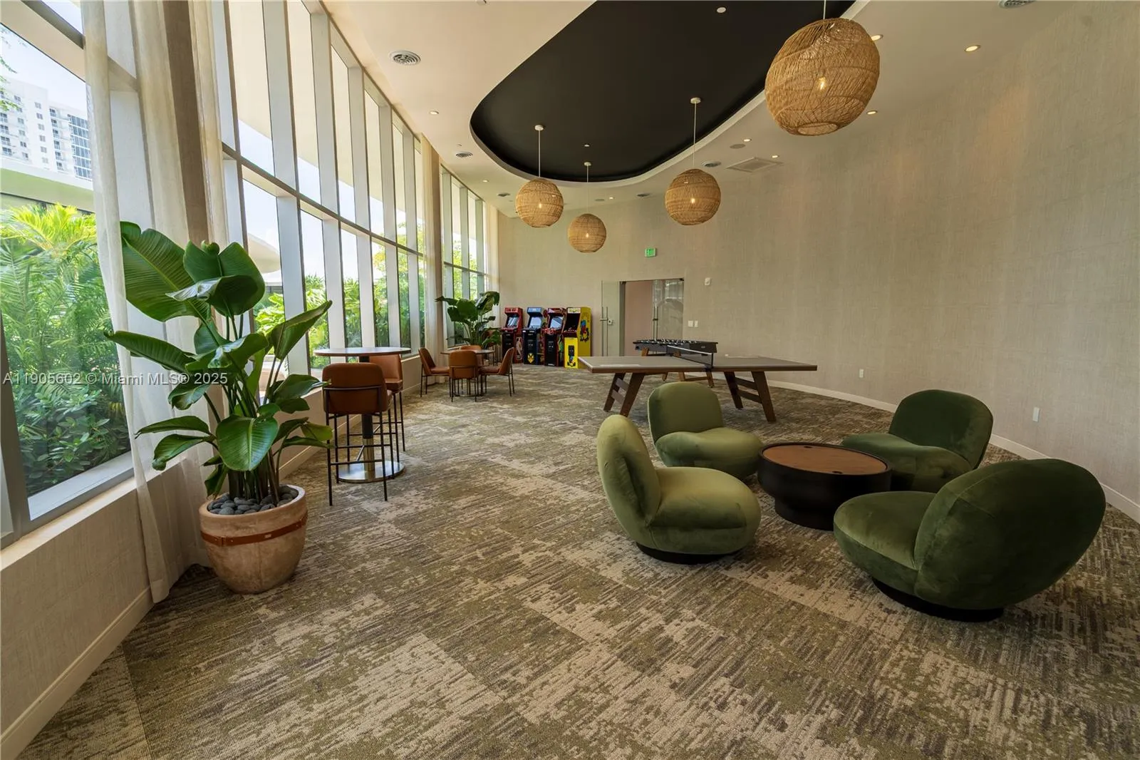 700 NE 24th St, #4002