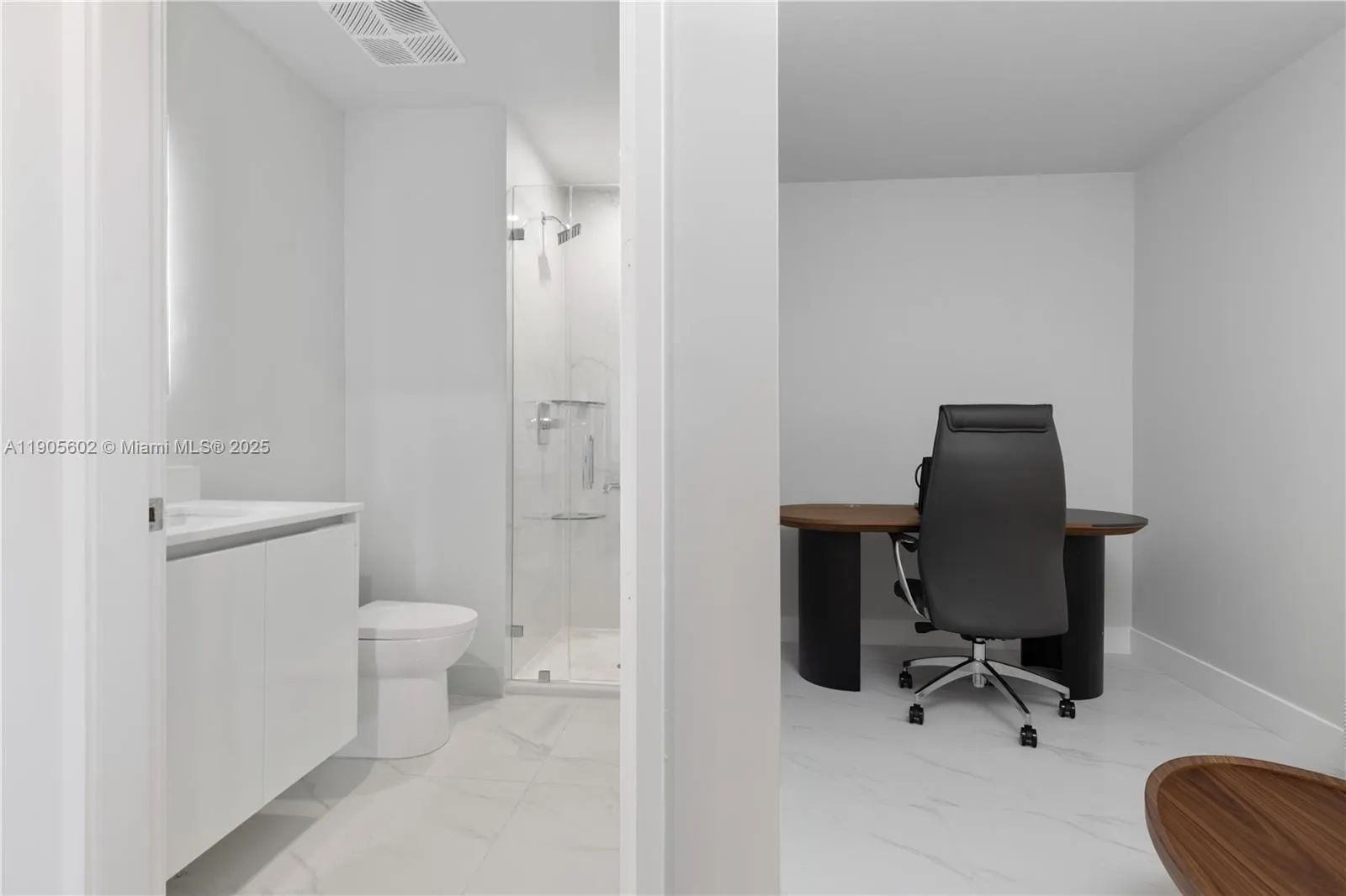 700 NE 24th St, #4002