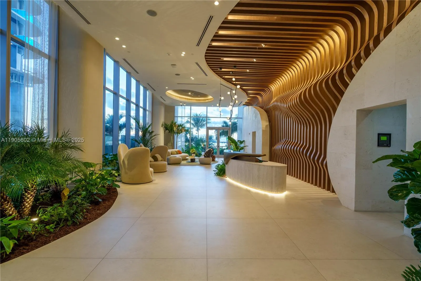 700 NE 24th St, #4002