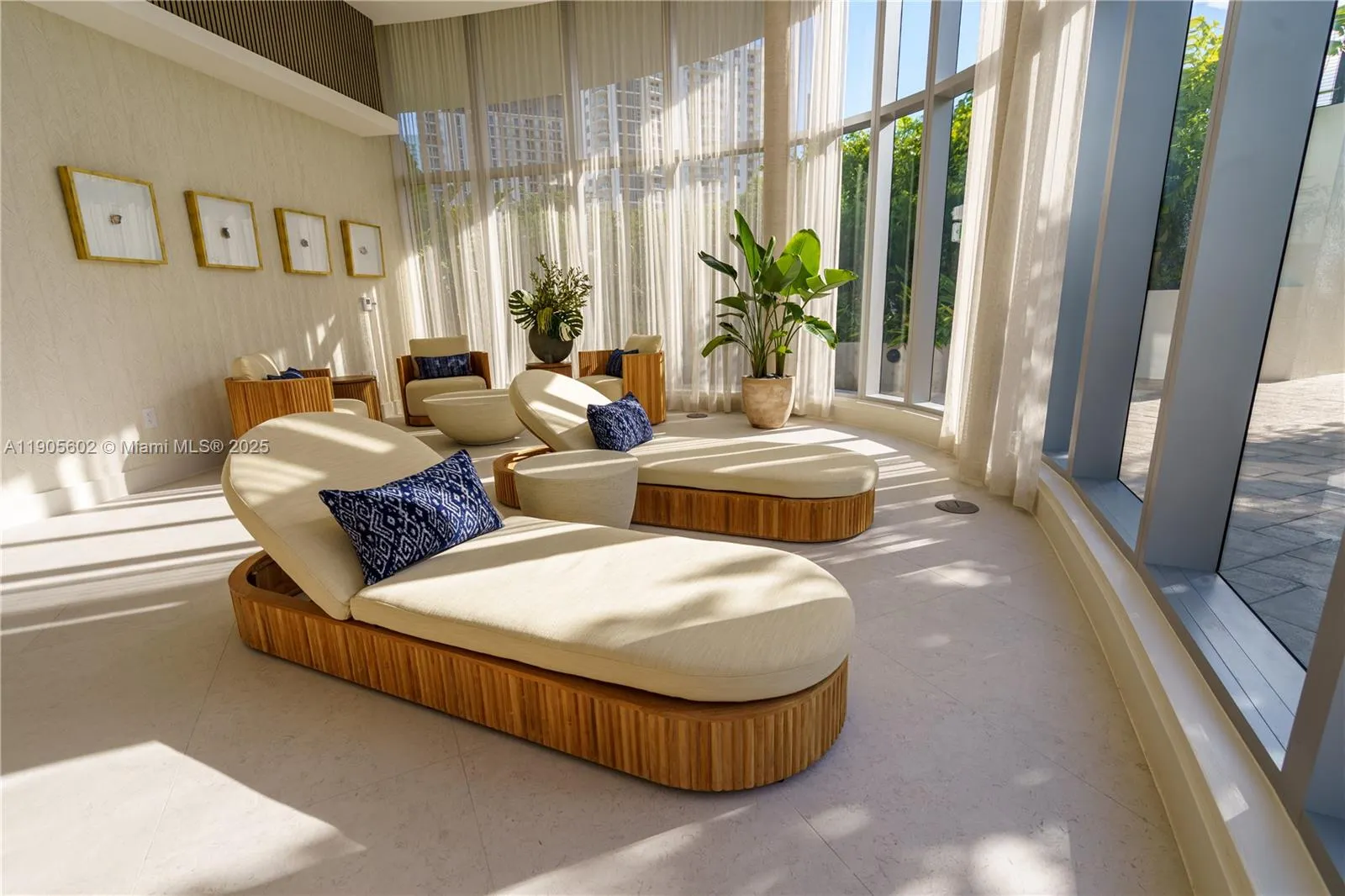 700 NE 24th St, #4002