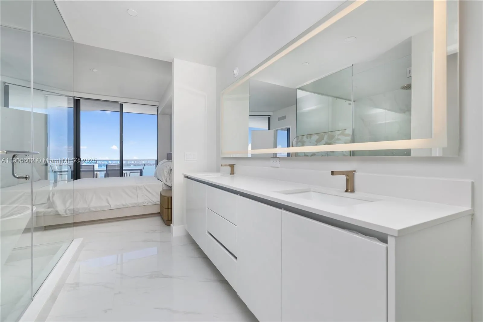 700 NE 24th St, #4002