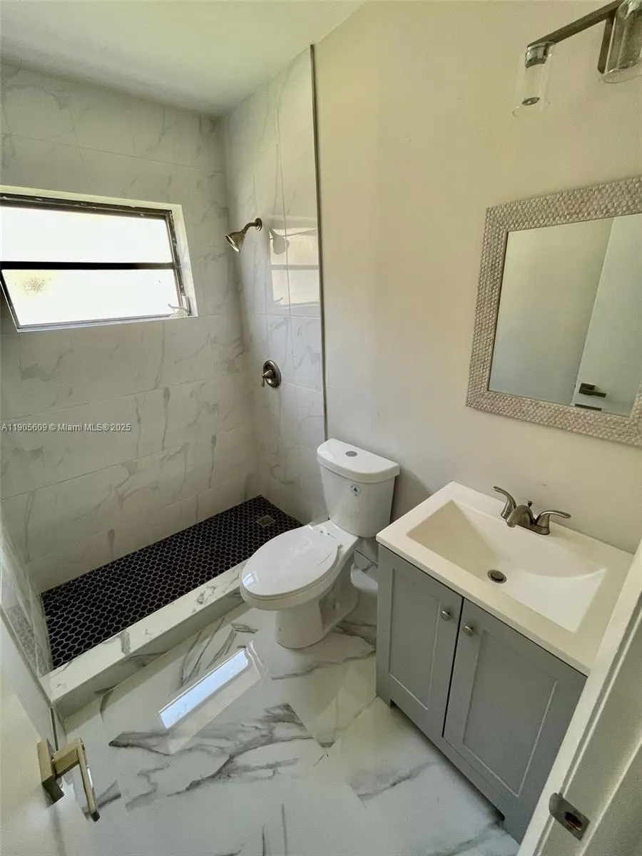 21123 E Dixie Hwy, #21123