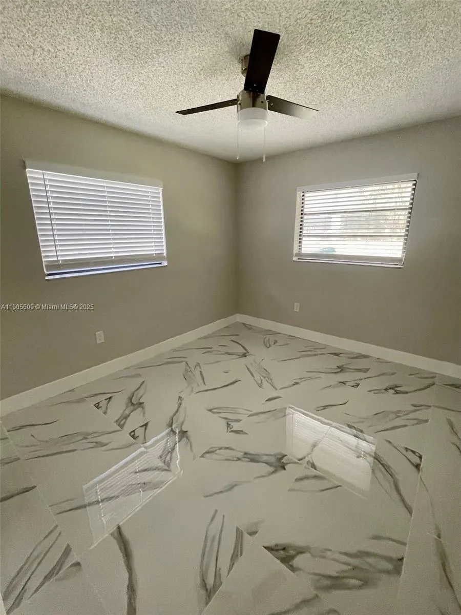 21123 E Dixie Hwy, #21123