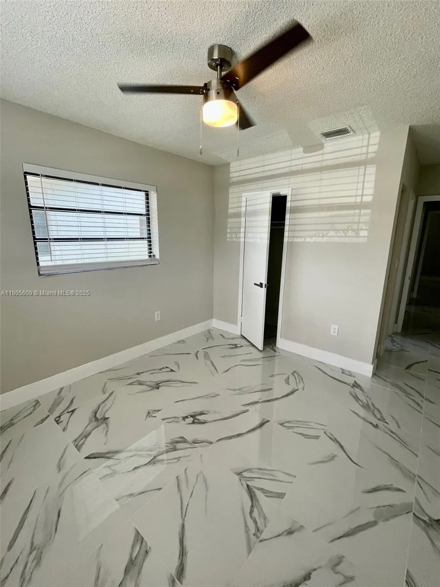 21123 E Dixie Hwy, #21123