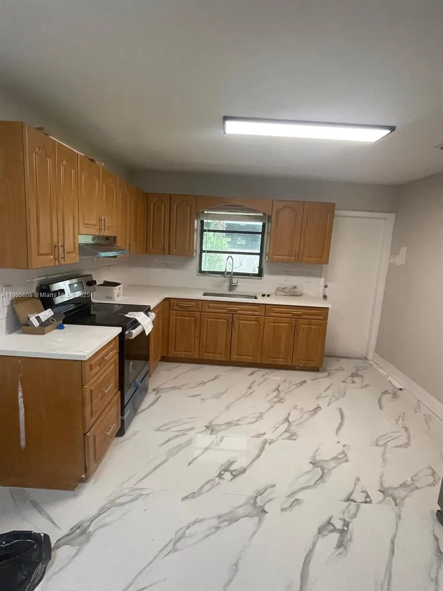 21123 E Dixie Hwy, #21123