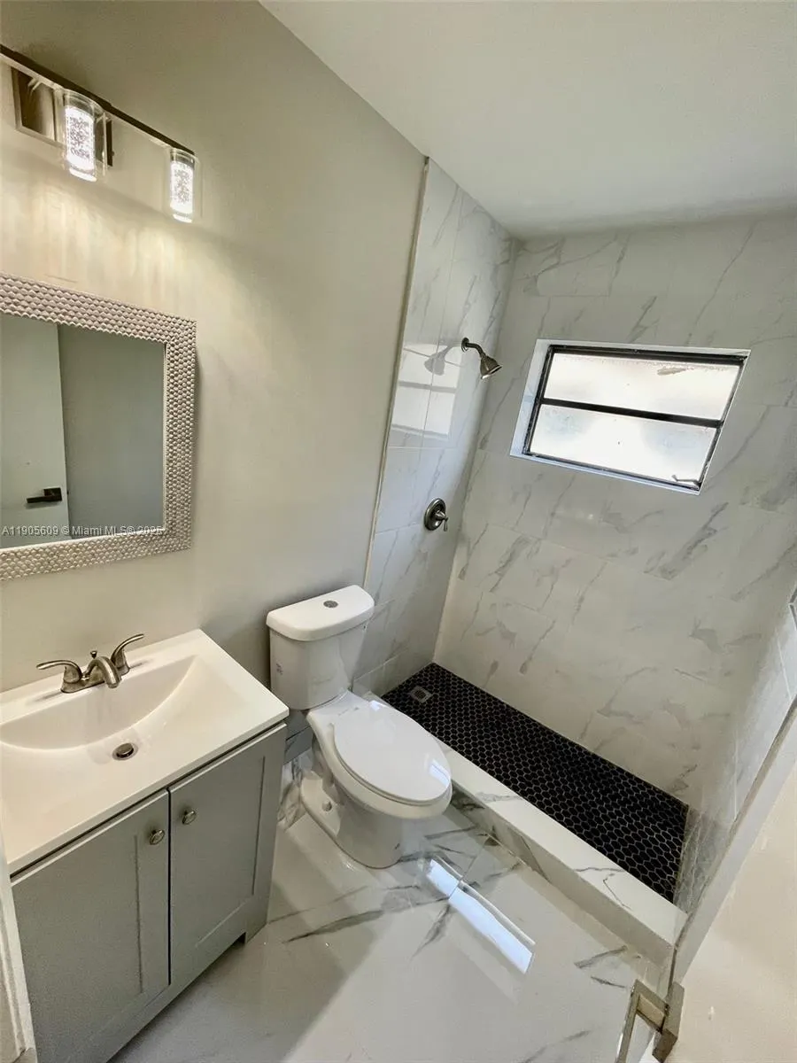 21123 E Dixie Hwy, #21123