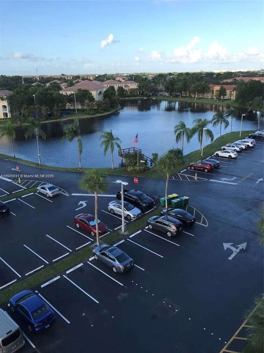 250 Jacaranda Dr, #402