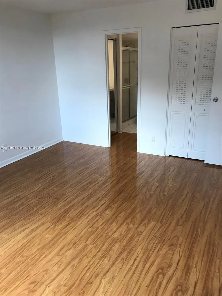 250 Jacaranda Dr, #402