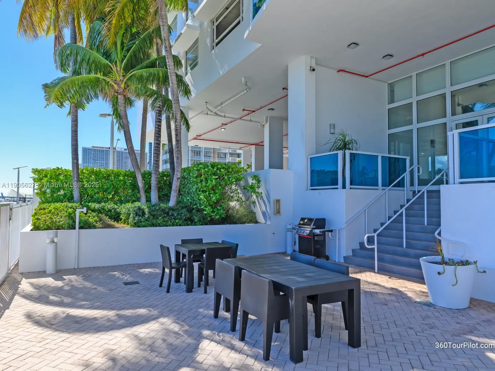 725 NE 22nd St, #16A