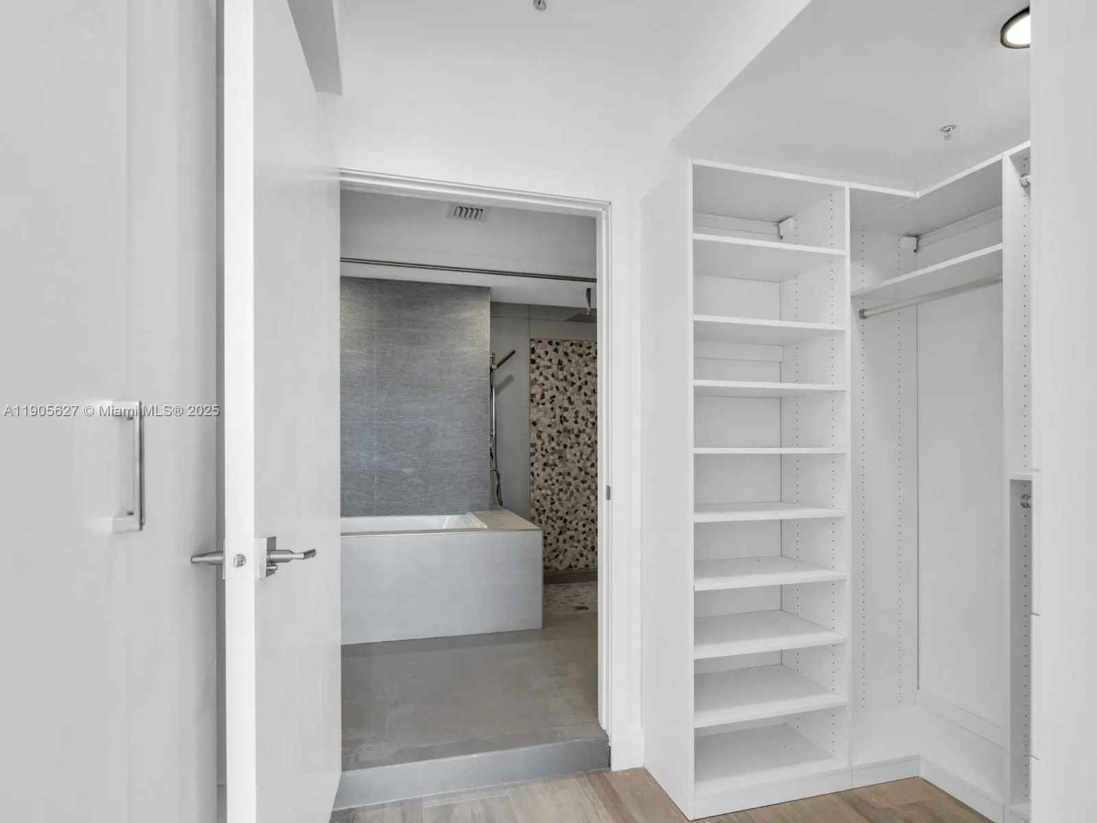 725 NE 22nd St, #16A