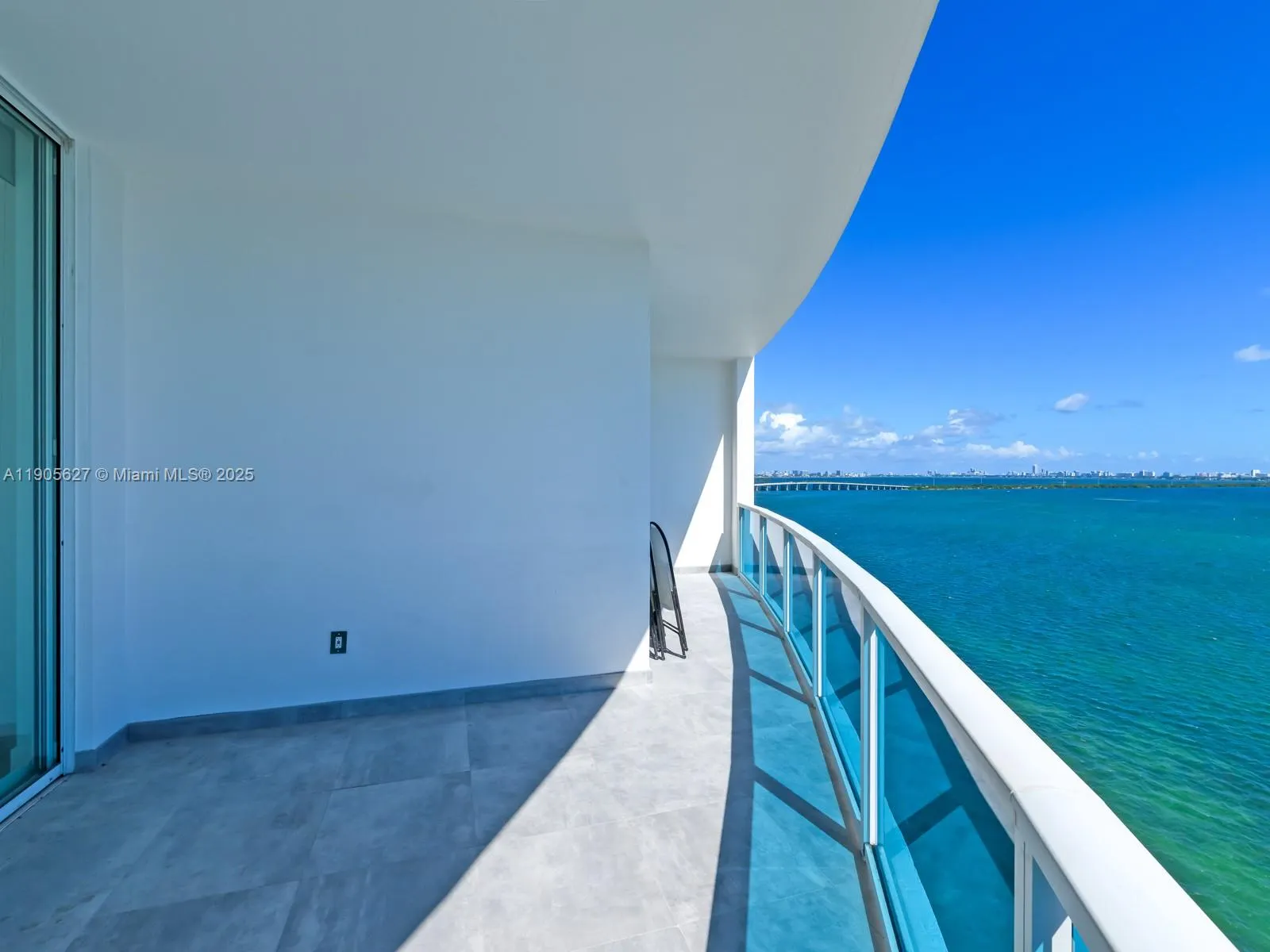 725 NE 22nd St, #16A