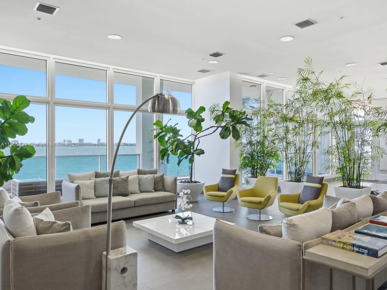 725 NE 22nd St, #16A