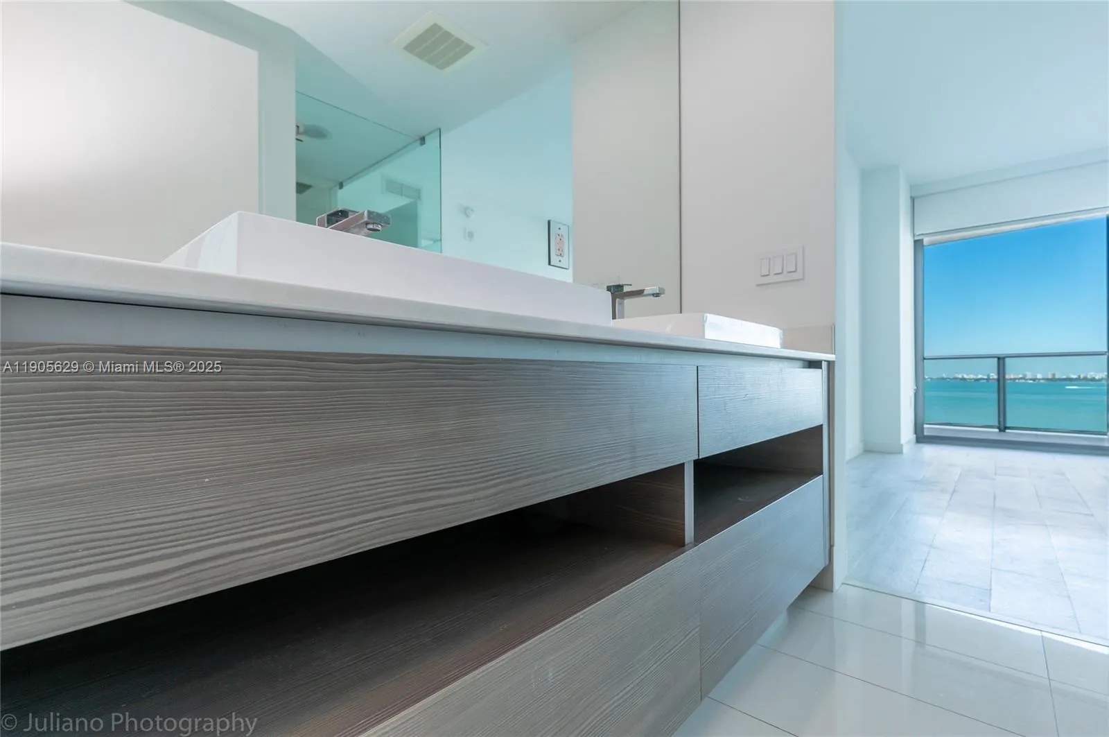 460 NE 28th St, #1905