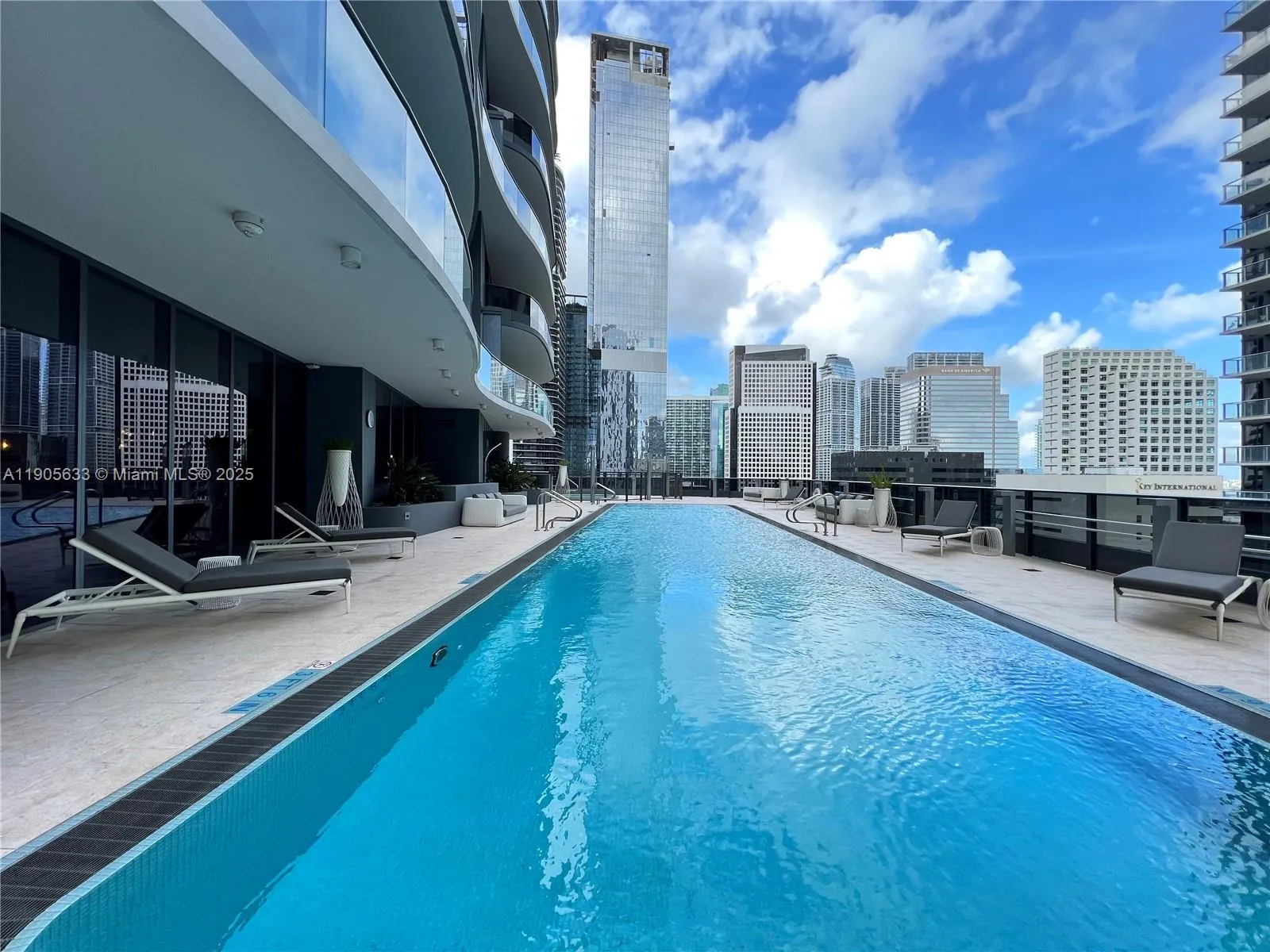 1000 Brickell Plz, #3503