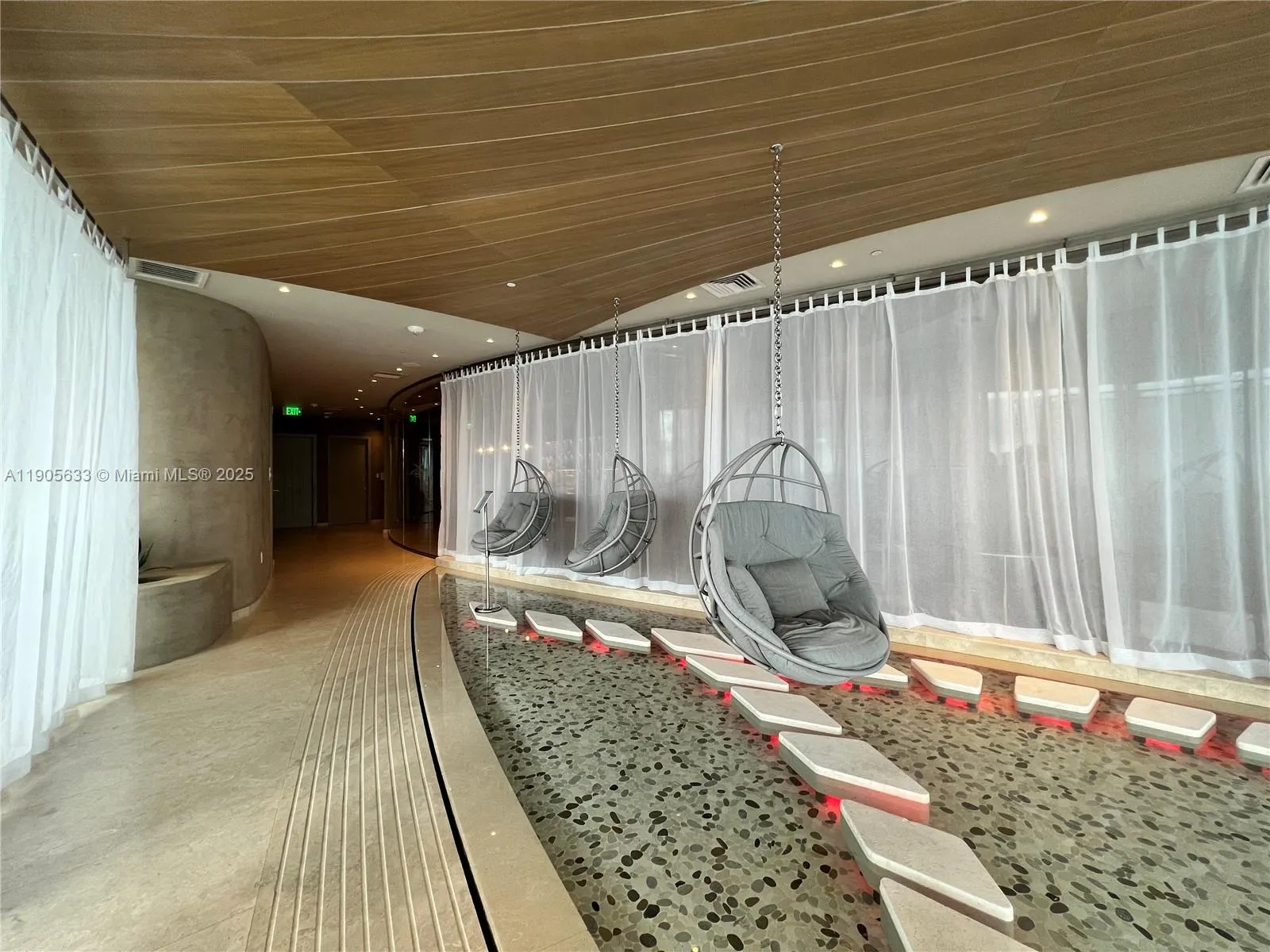 1000 Brickell Plz, #3503