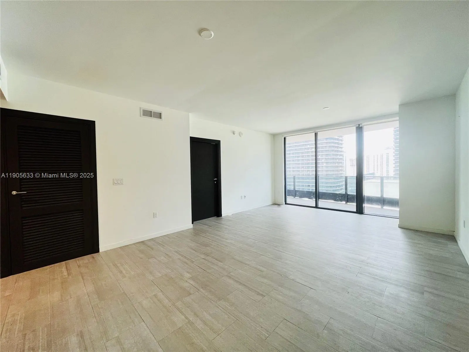 1000 Brickell Plz, #3503