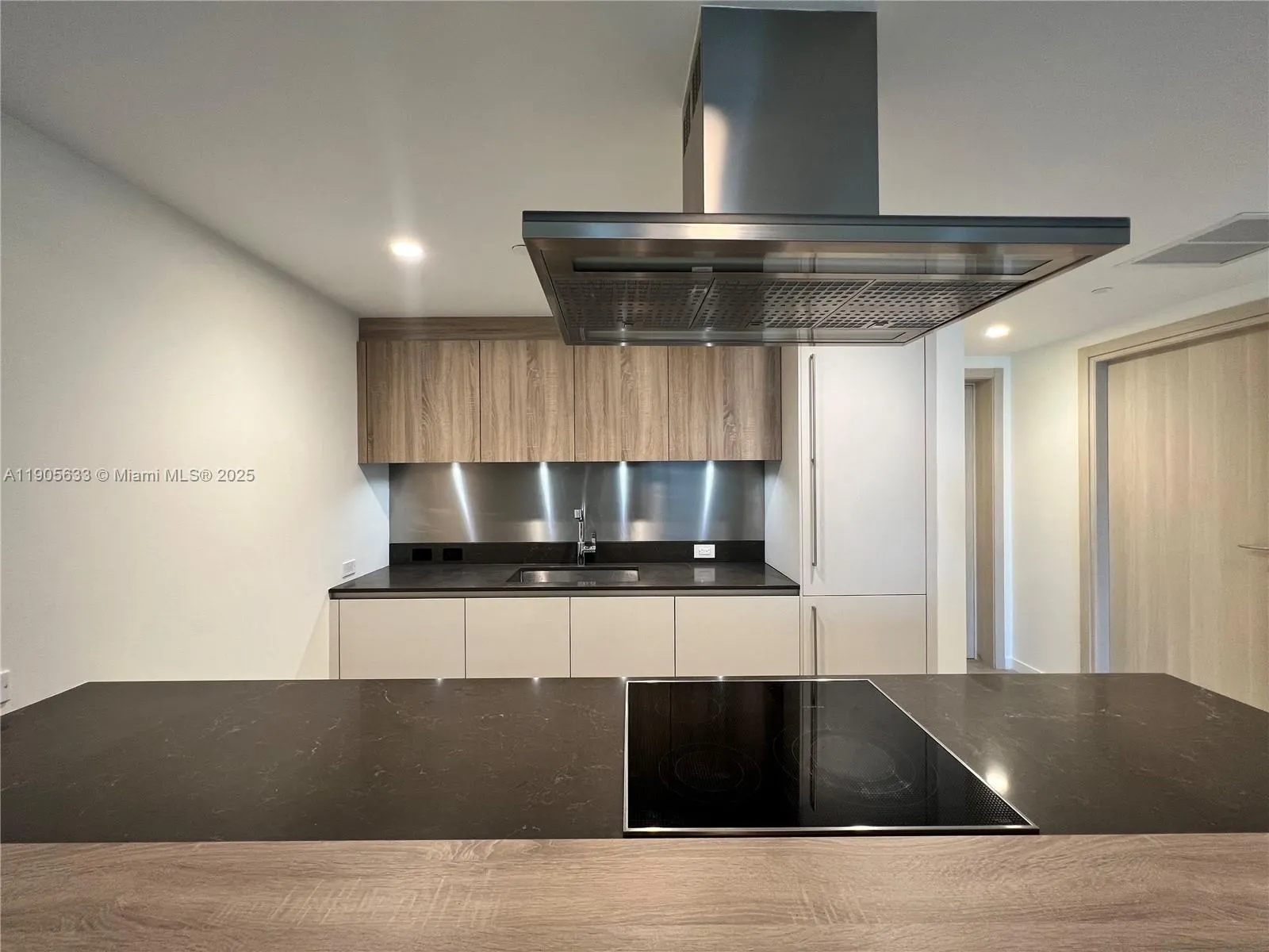 1000 Brickell Plz, #3503