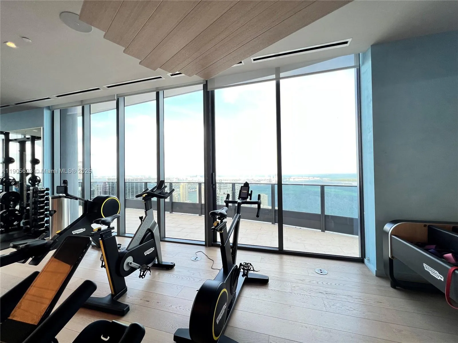 1000 Brickell Plz, #3503