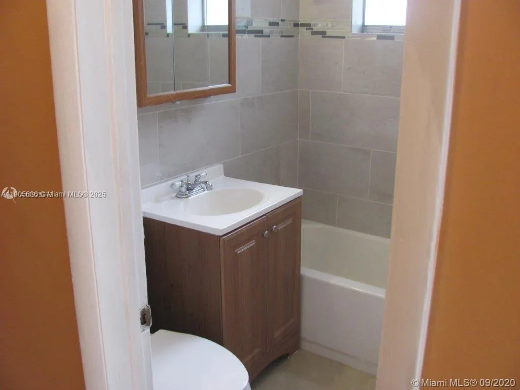 311 NE 57th St, #313