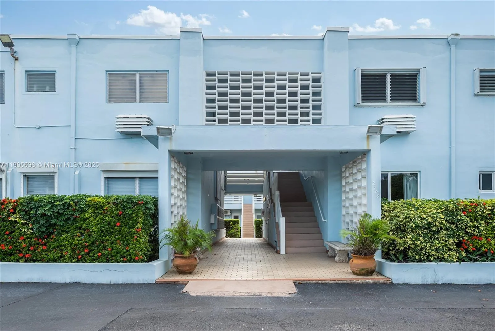 2700 NE 135th St, #48