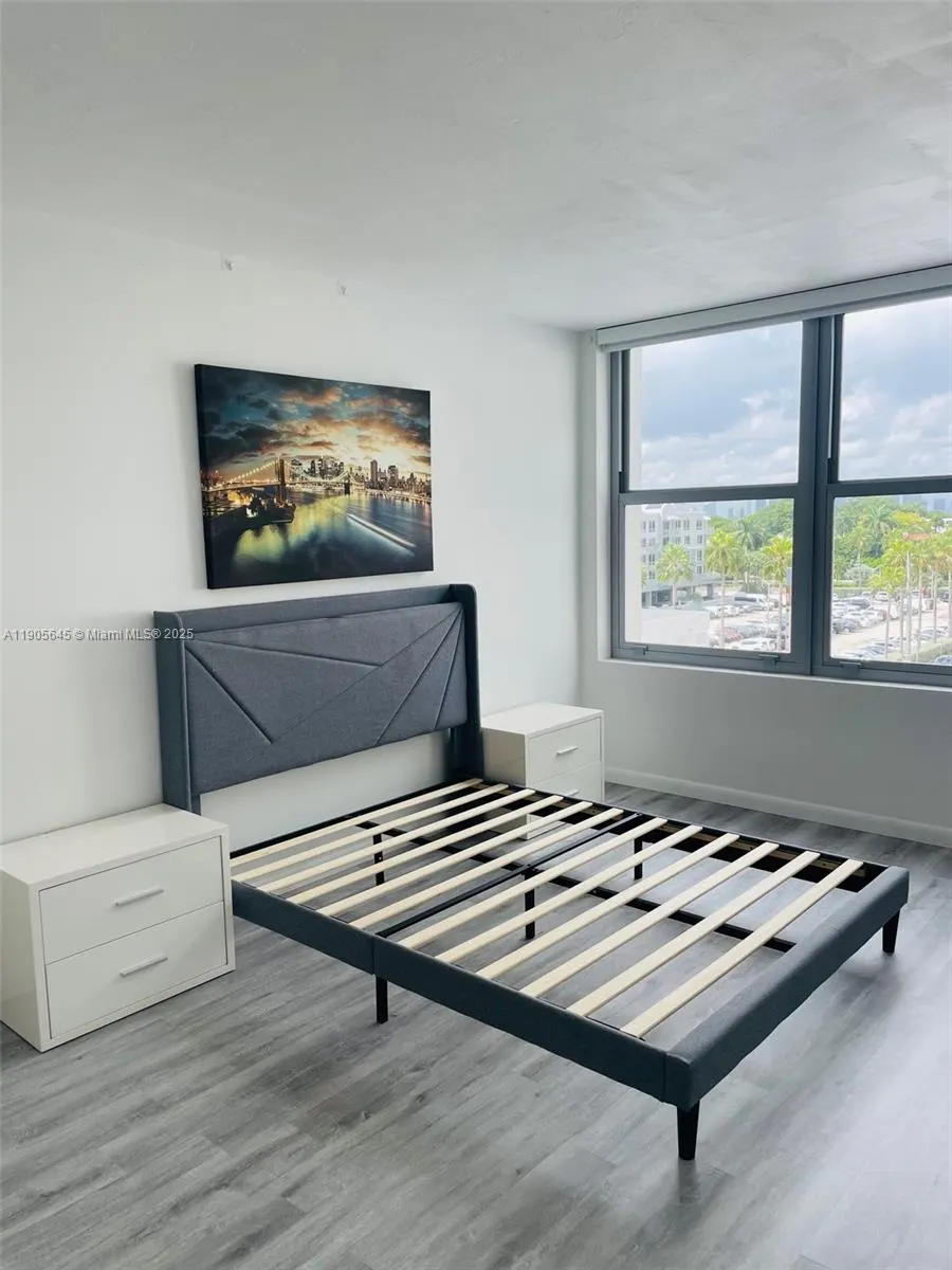 2899 Collins Ave, #648