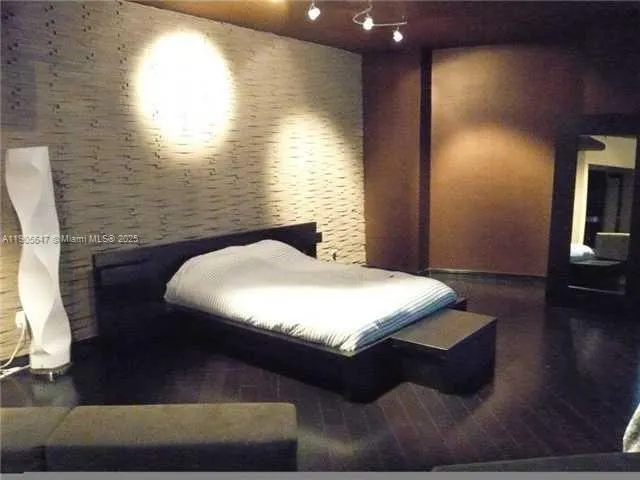 690 SW 1st Ct, #PHI-01