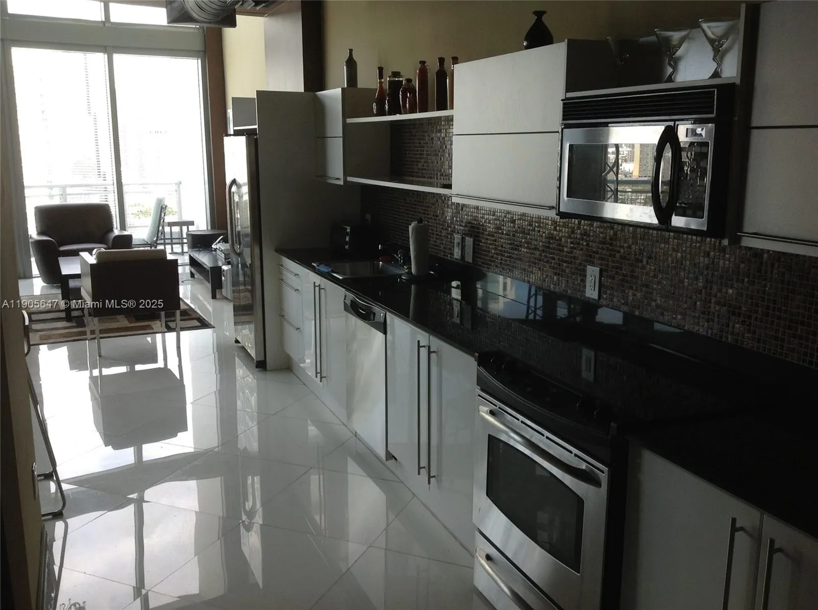 690 SW 1st Ct, #PHI-01