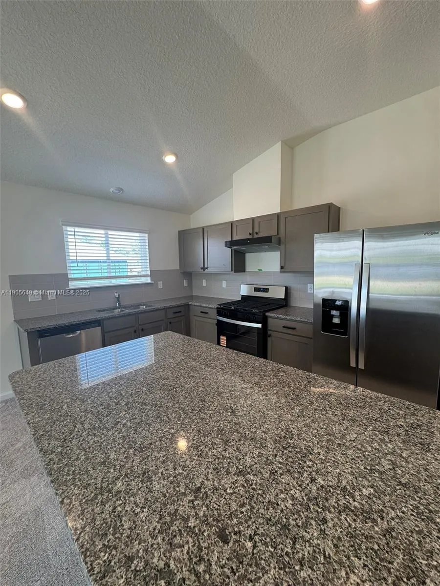 55 Signet Circle, #55