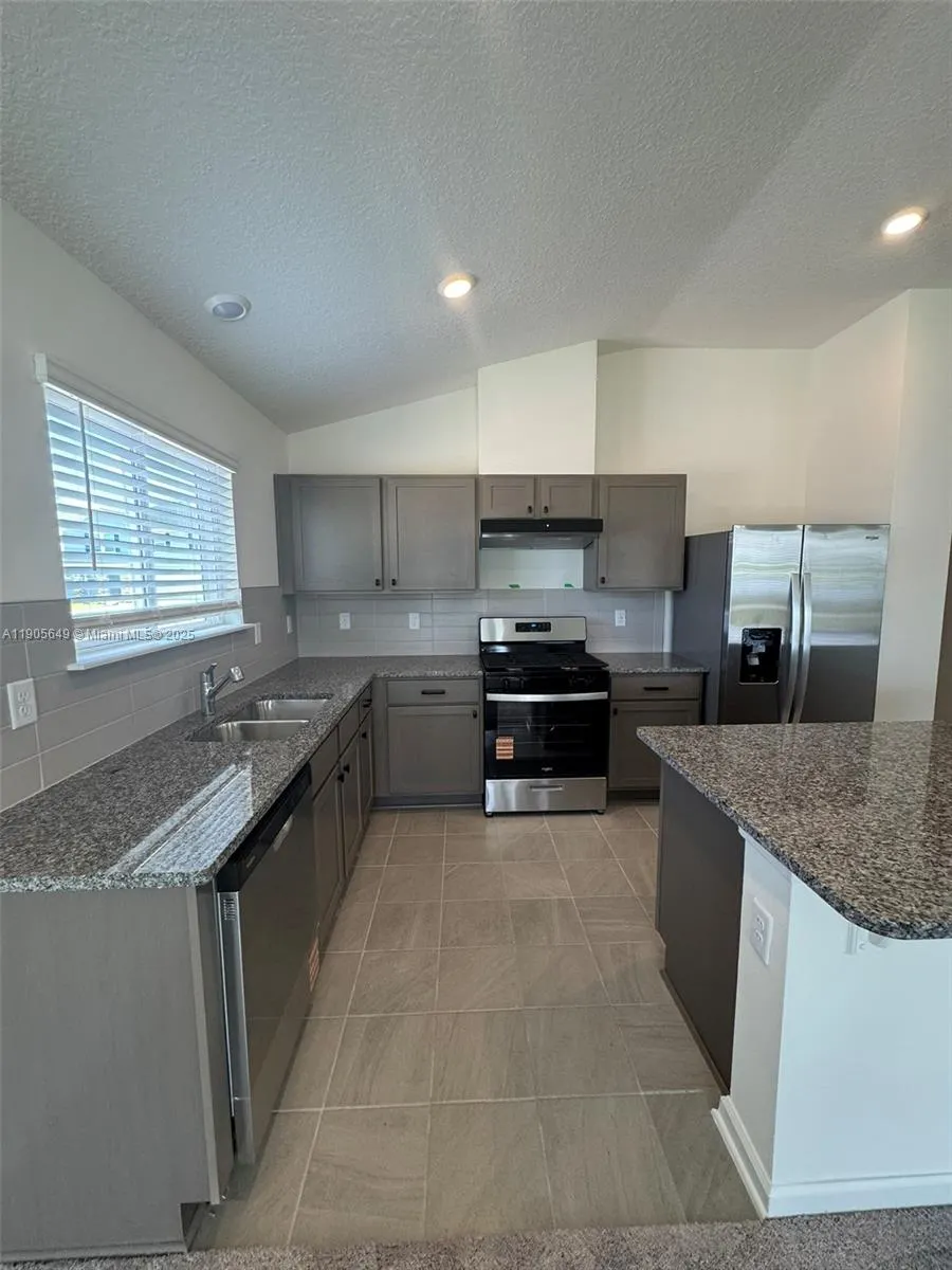 55 Signet Circle, #55