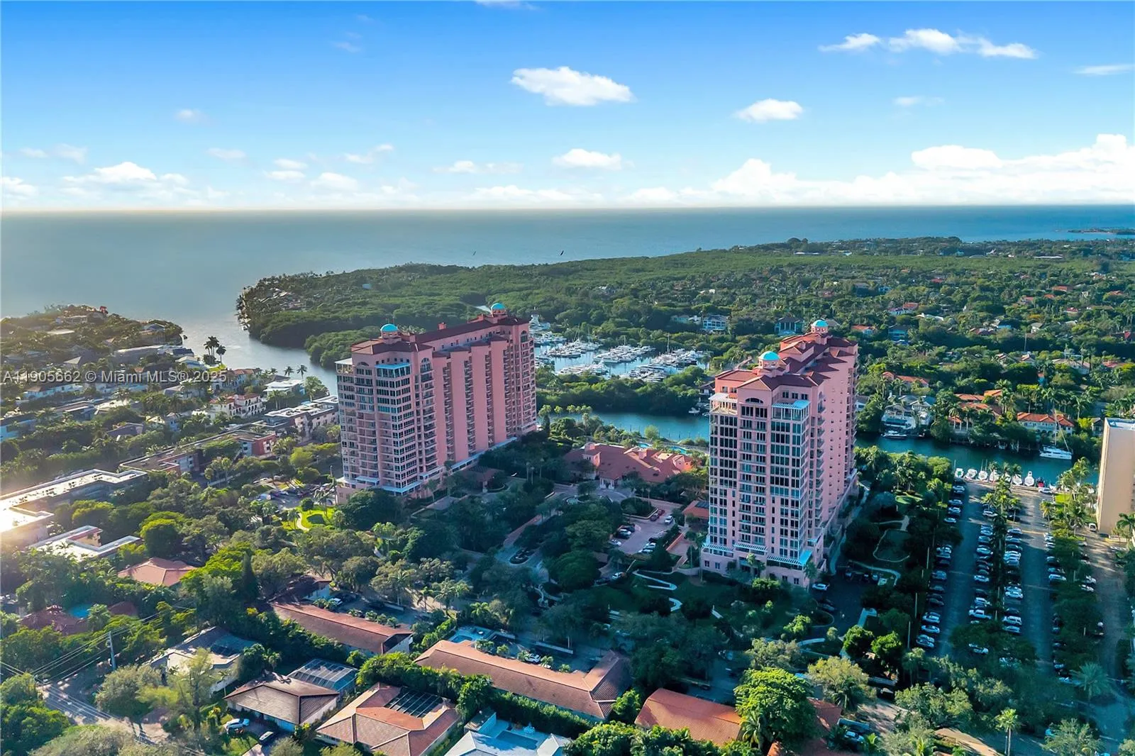 60 Edgewater Dr, #7A