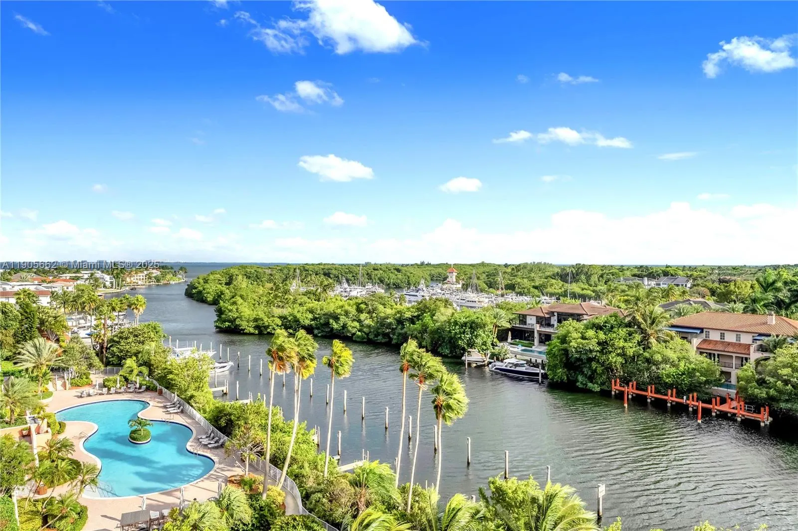 60 Edgewater Dr, #7A