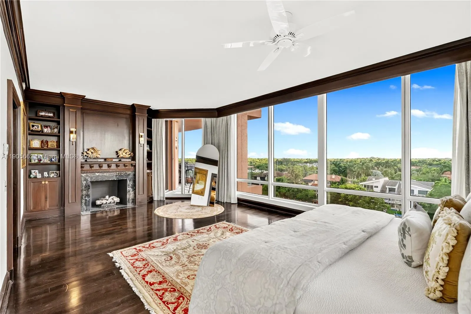 60 Edgewater Dr, #7A