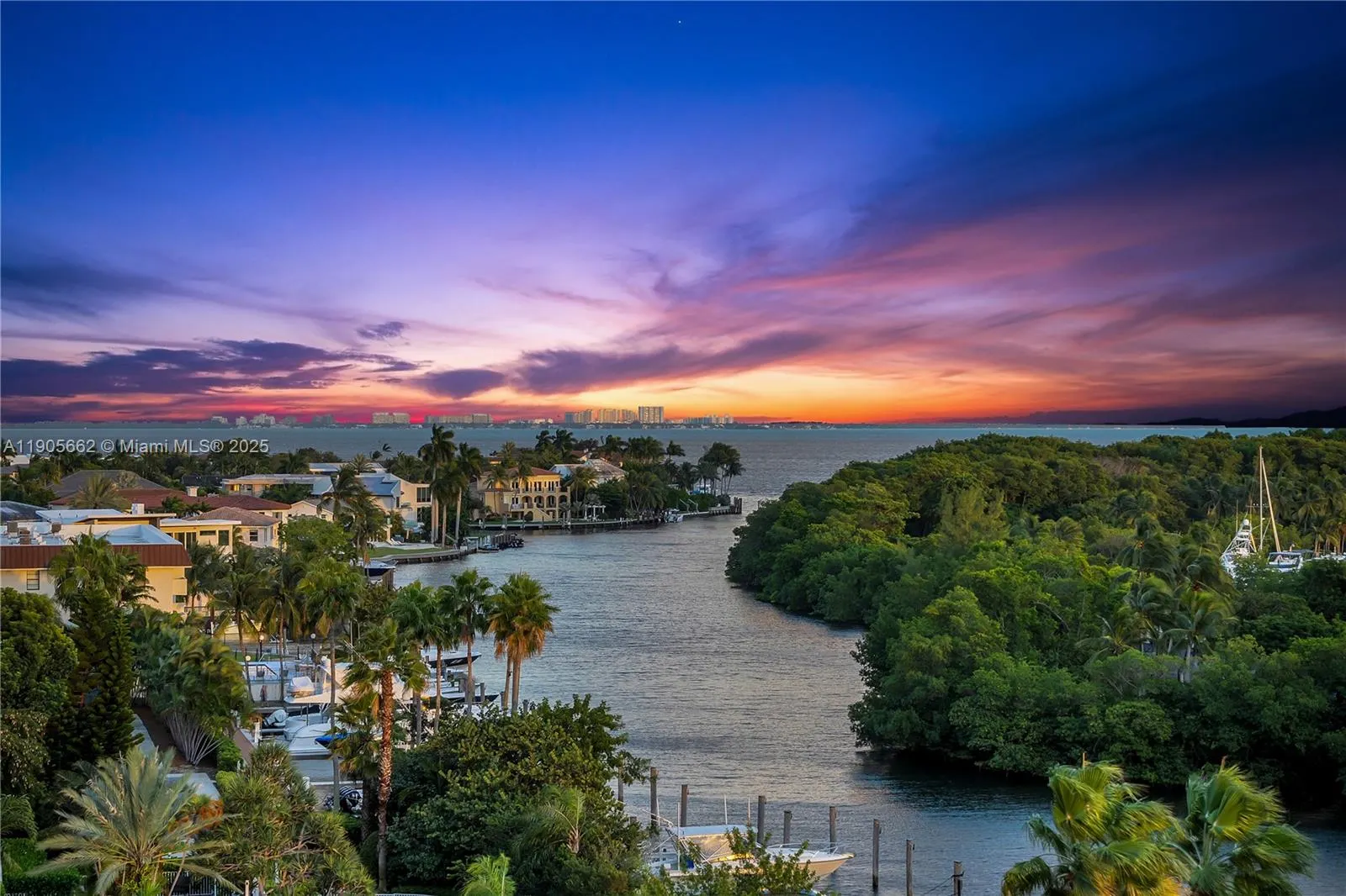 60 Edgewater Dr, #7A