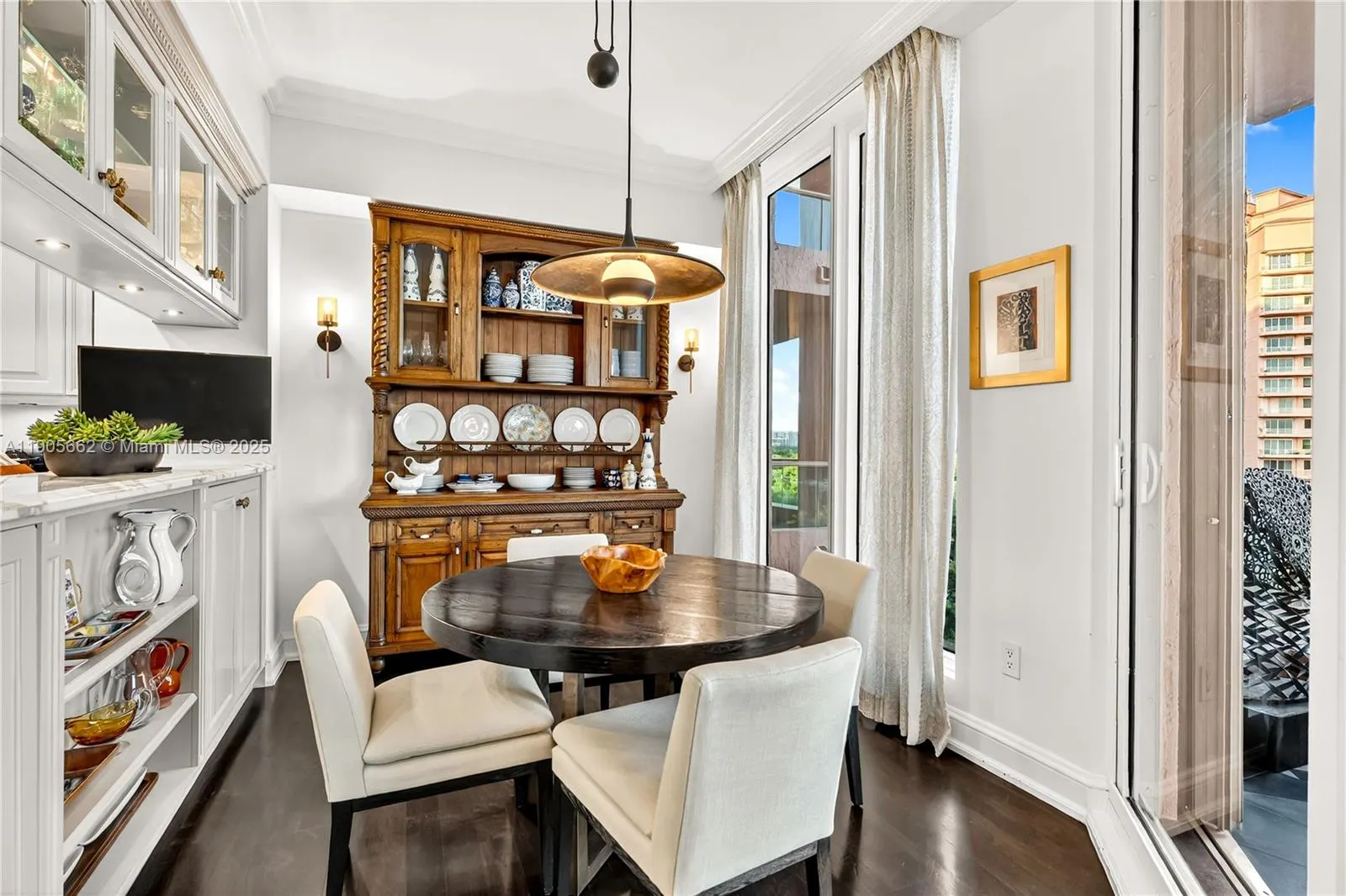 60 Edgewater Dr, #7A