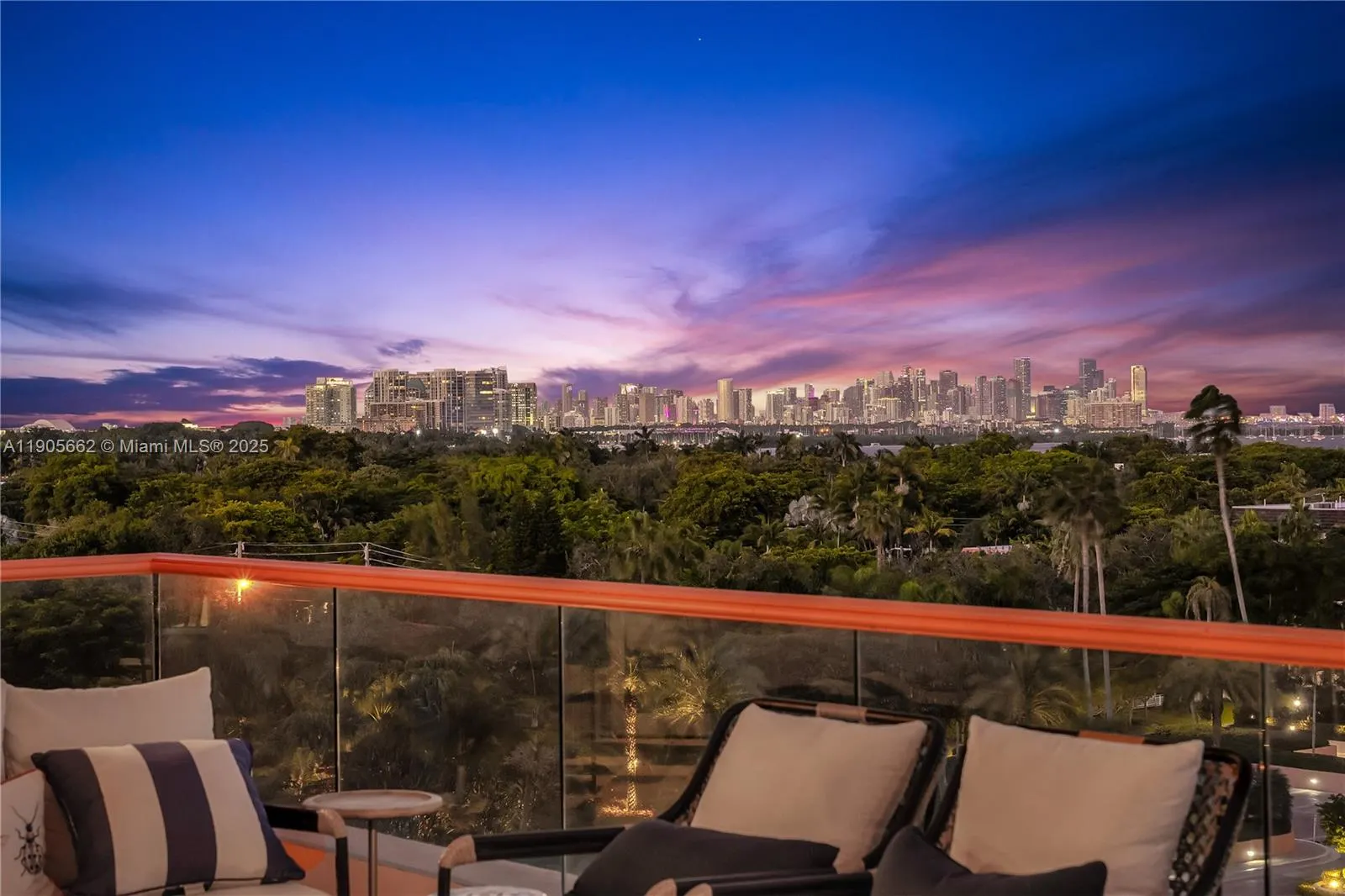 60 Edgewater Dr, #7A