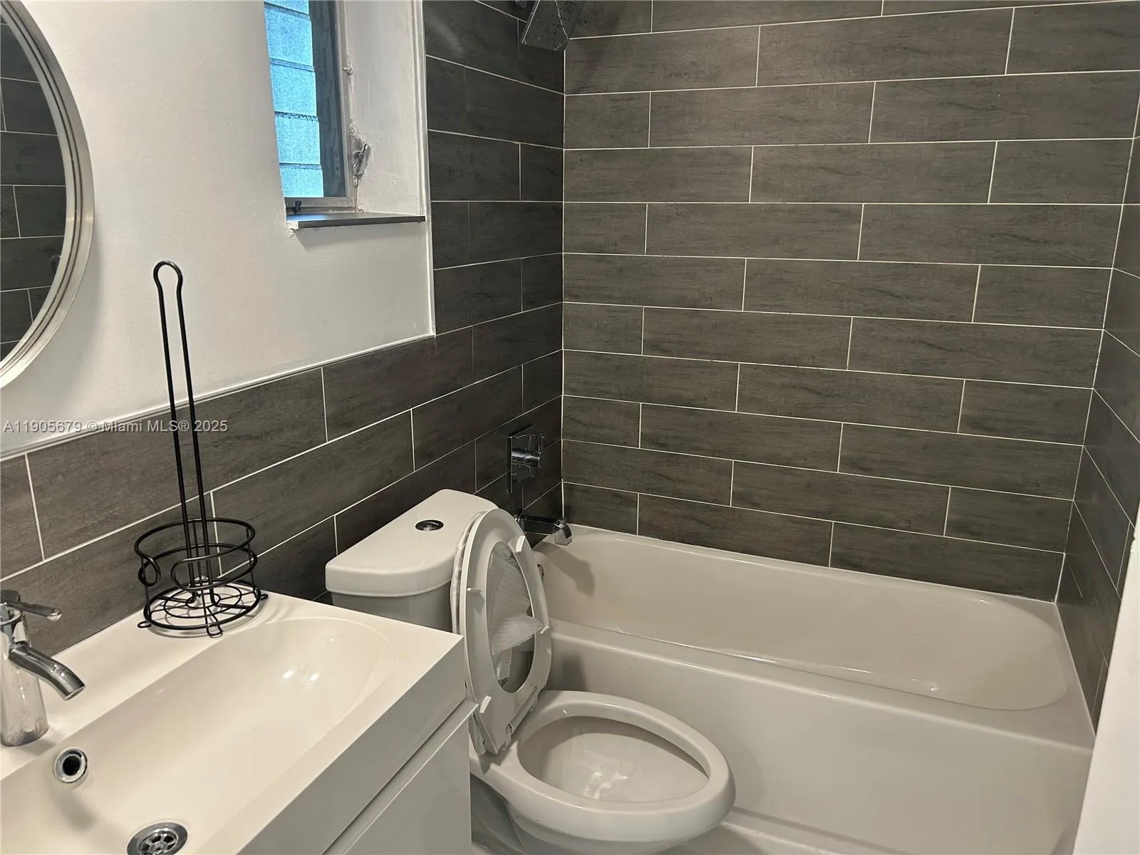 1600 NE 114th St, #108