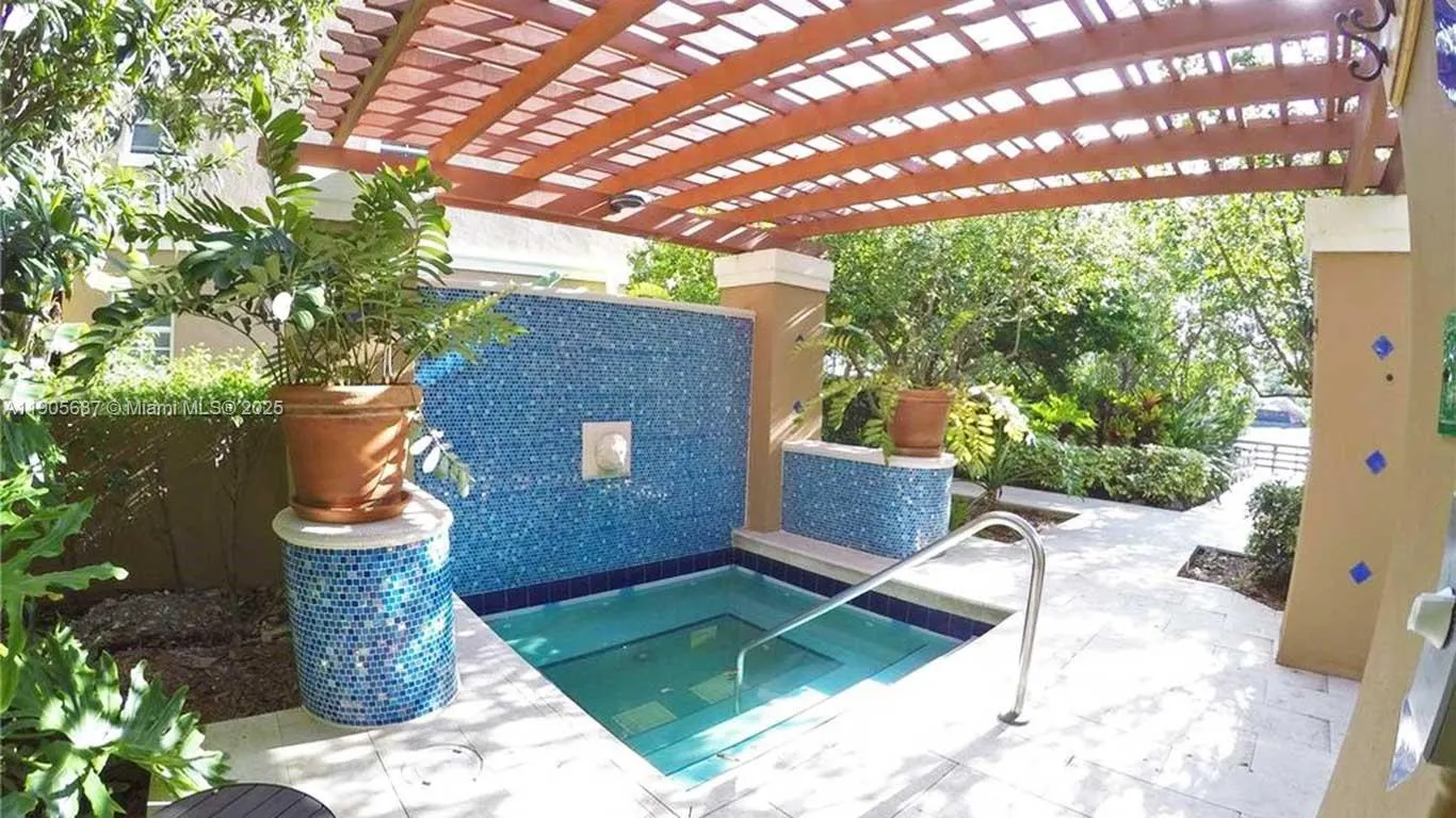 19999 E Country Club Dr, #1604