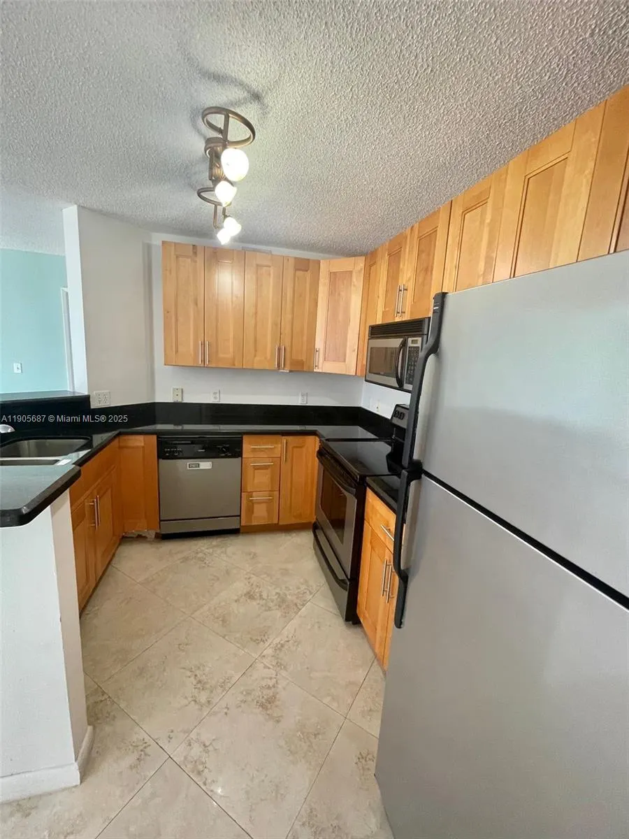 19999 E Country Club Dr, #1604