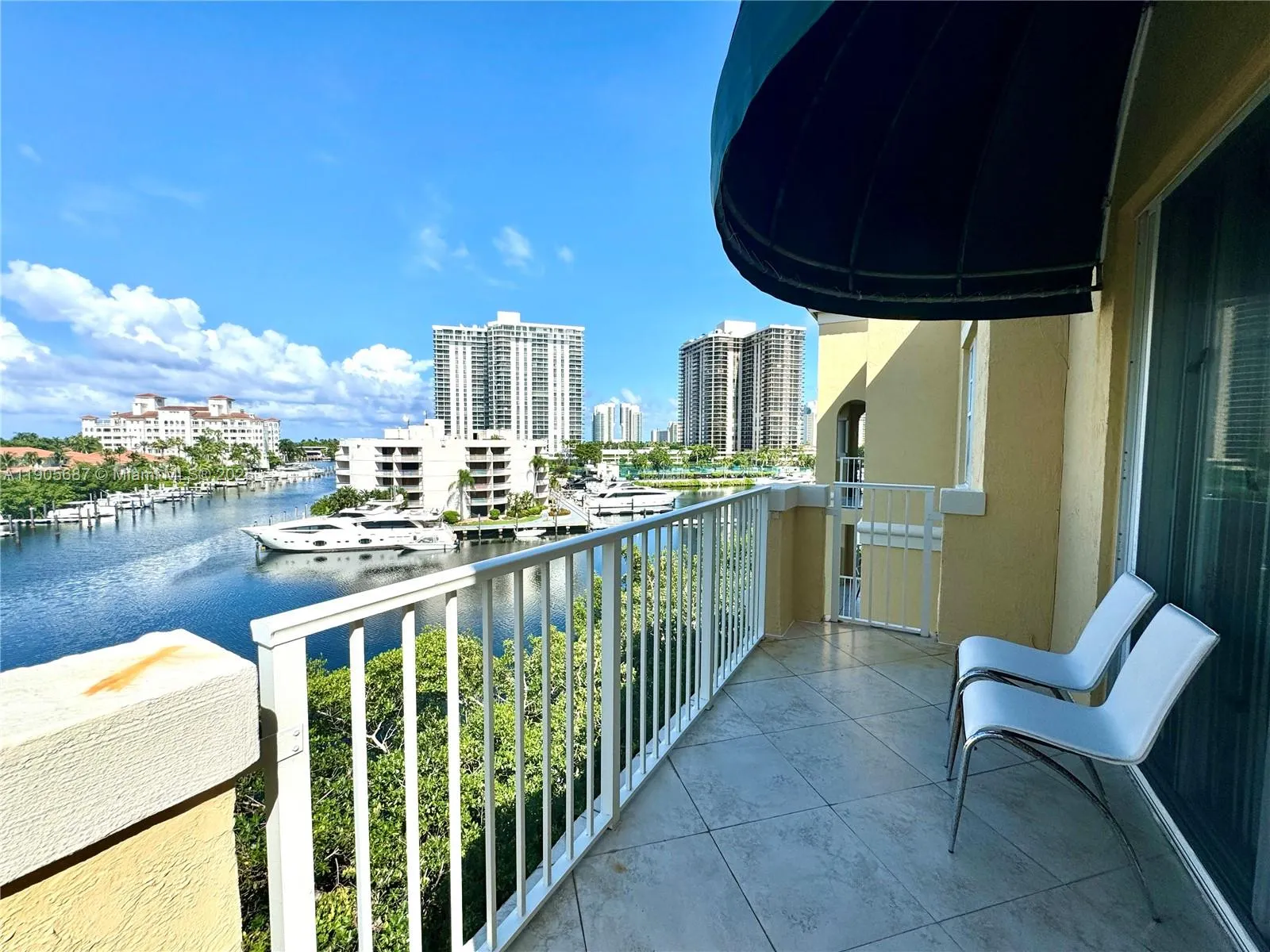 19999 E Country Club Dr, #1604