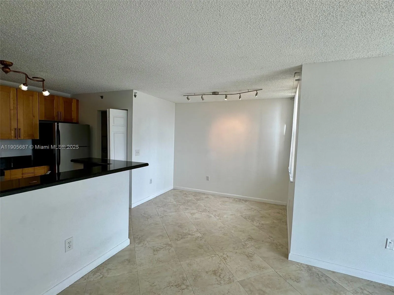 19999 E Country Club Dr, #1604