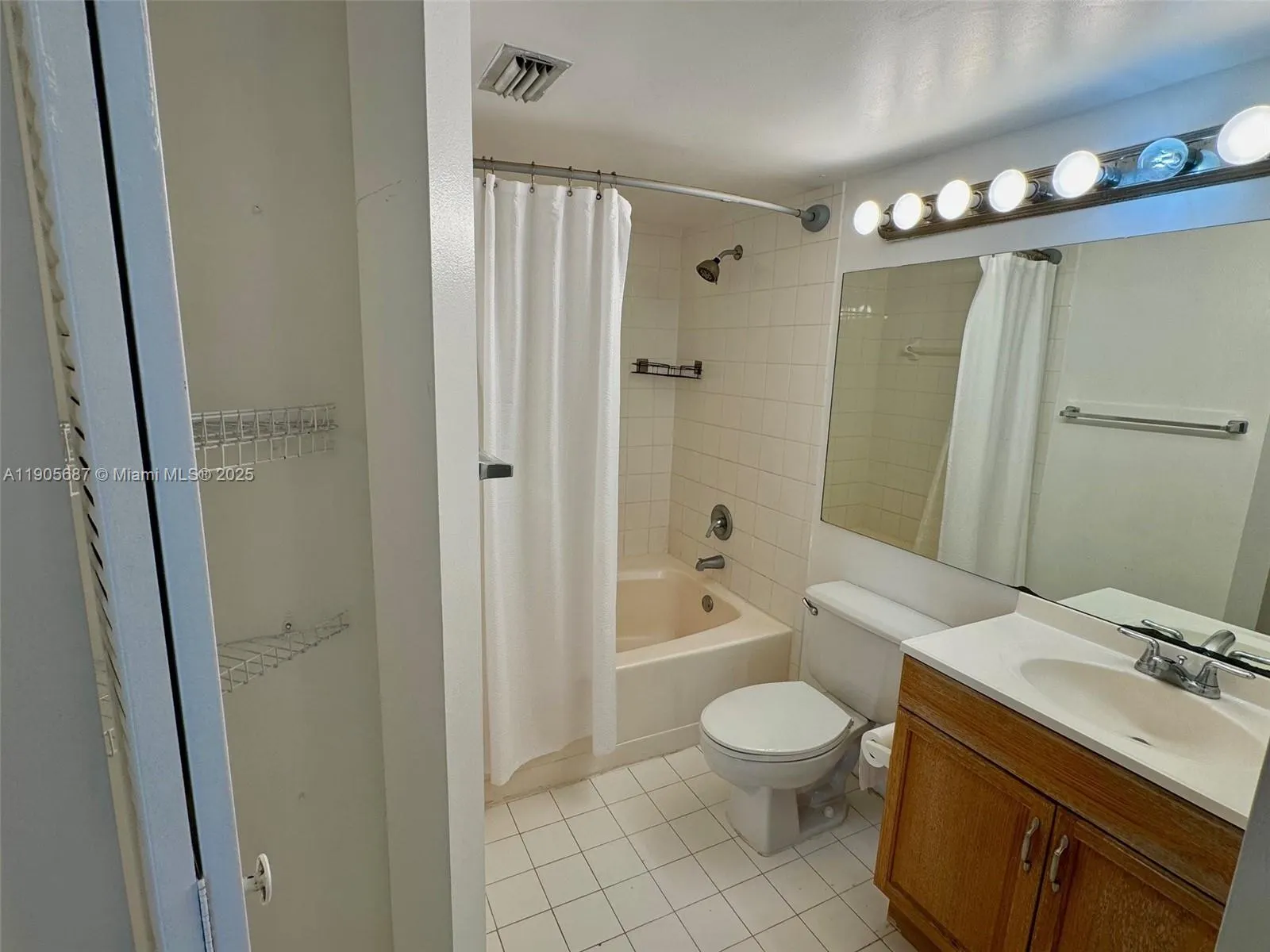 19999 E Country Club Dr, #1604